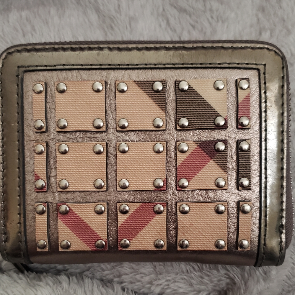 Burberry wallet card